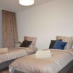 Apartment R&A Naftolin\'S Messe